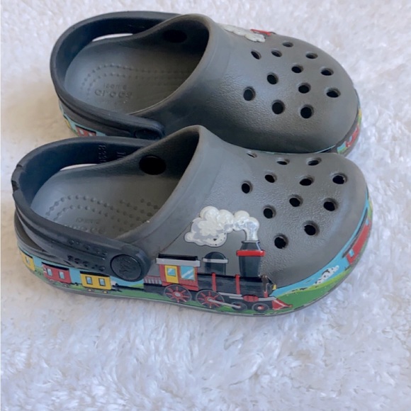 CROCS Fun Lab Train Band Clog UNISEX - Picture 1 of 7